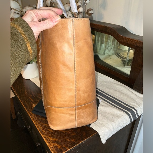 NWT Frye Melissa Leather Shopper Tote Shoulder Bag Beige Brown Retail  $358 - Picture 4 of 13